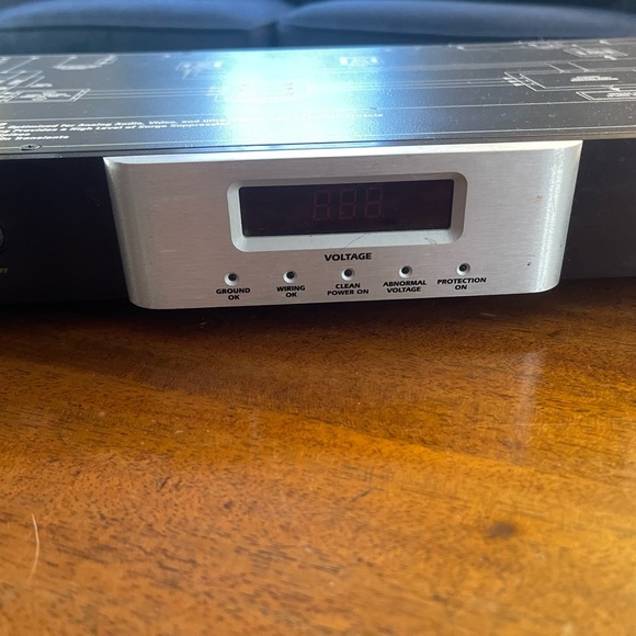 Monster power HTS 1600 Reference Home Theatre Power centre Surge Protector - Picture 3 of 5